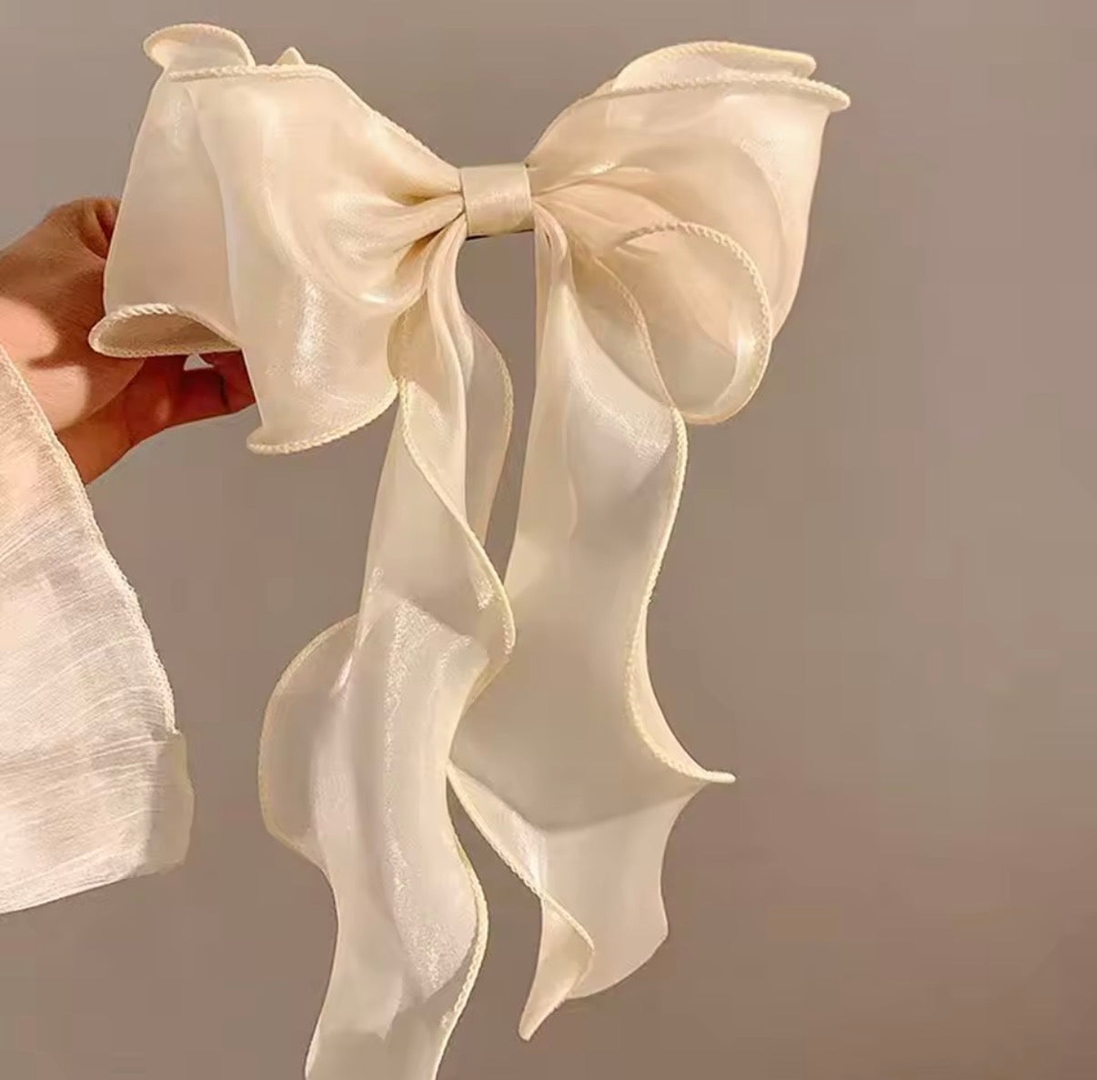 Aesthetic Oversized Bow Hair Clip – Soft Girl Ribbon Clip